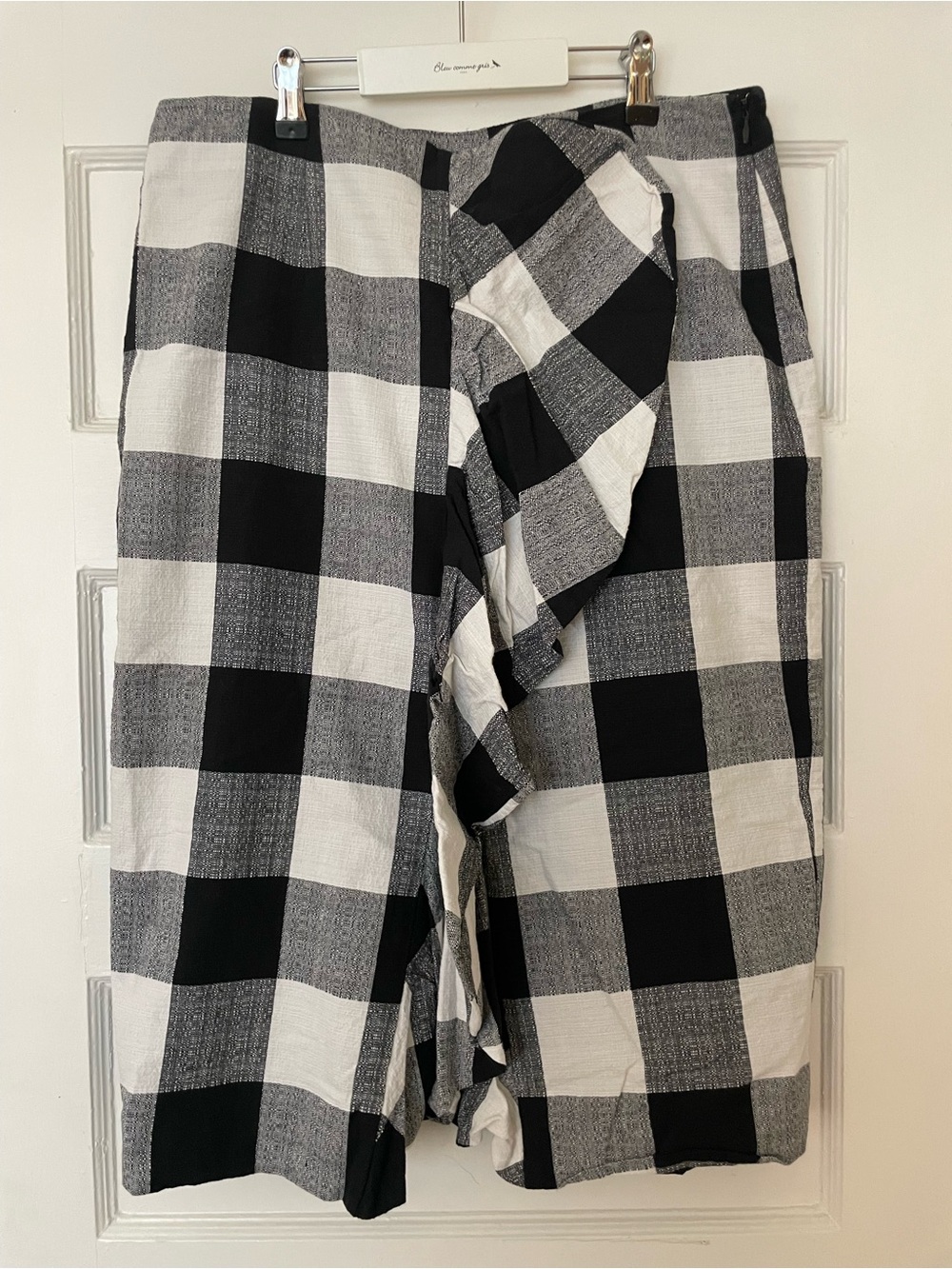 Lord & Taylor Black and White Buffalo Check Pencil Skirt with Ruffle